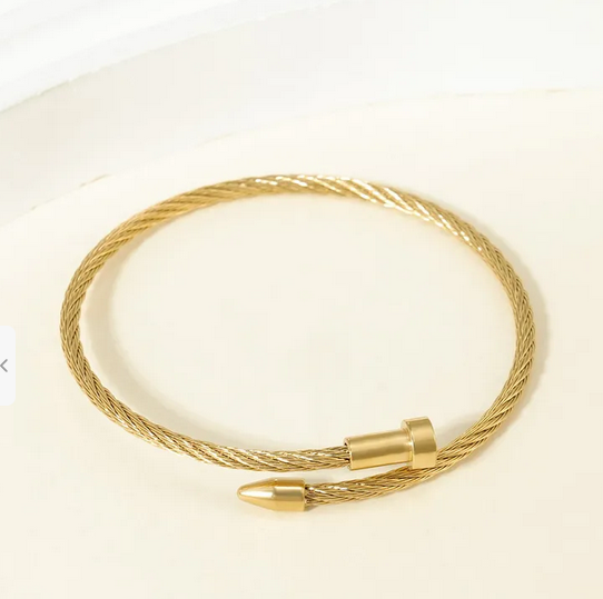 PD017 | Esclava en acero dorado clavo