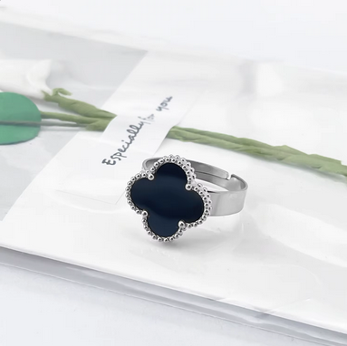 RQ022 | Anillo acero inoxidable regulable trébol de cuatro hojas esmaltado negro
