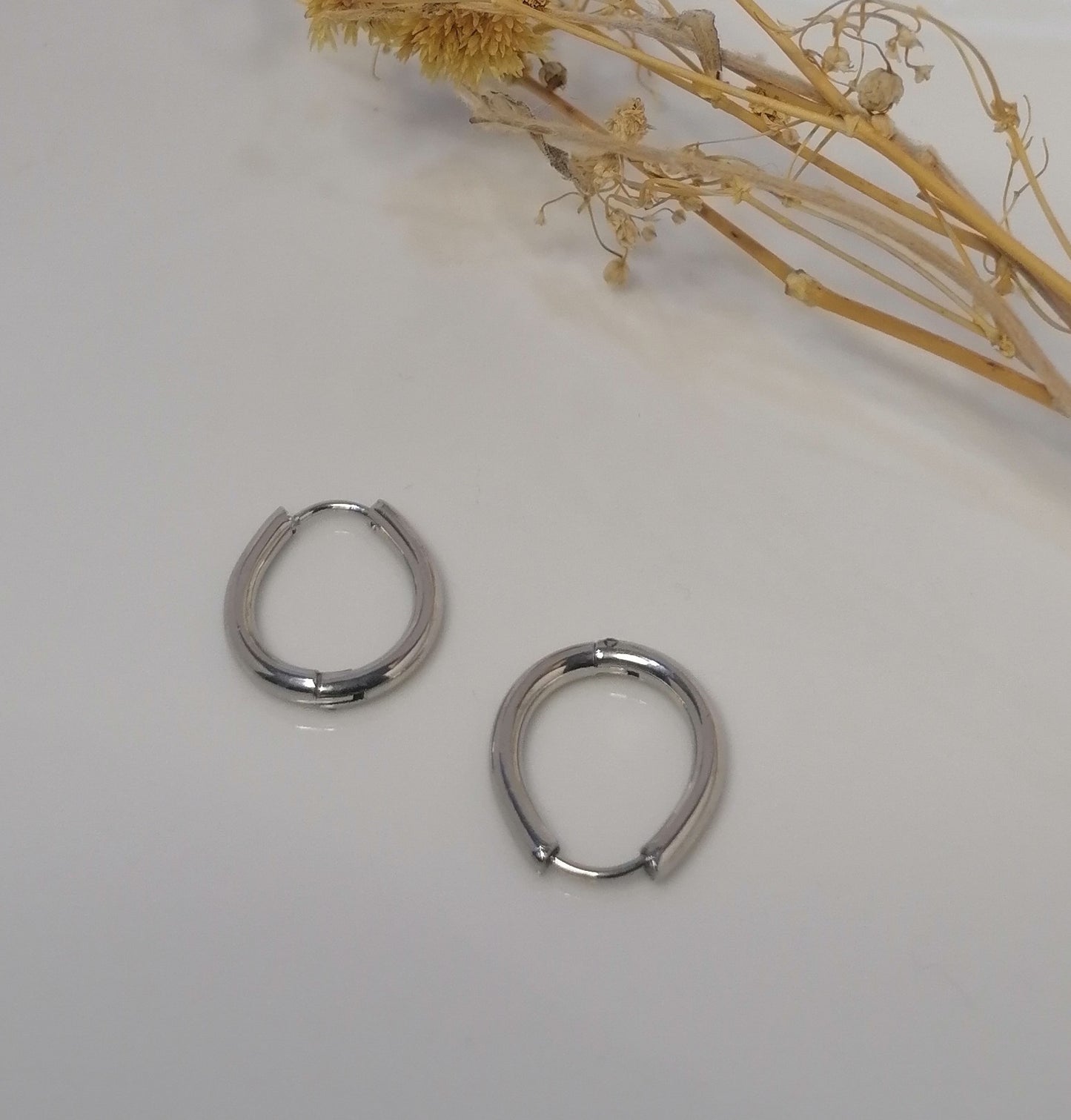 AQ015 | Aros óvalo lisos en acero inoxidable