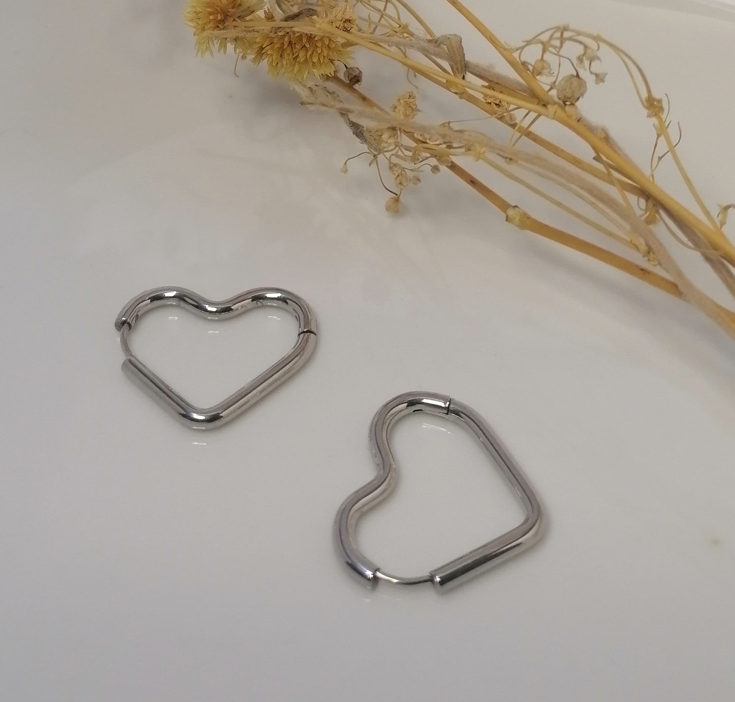 AQ017 | Aros corazón lisos en acero inoxidable