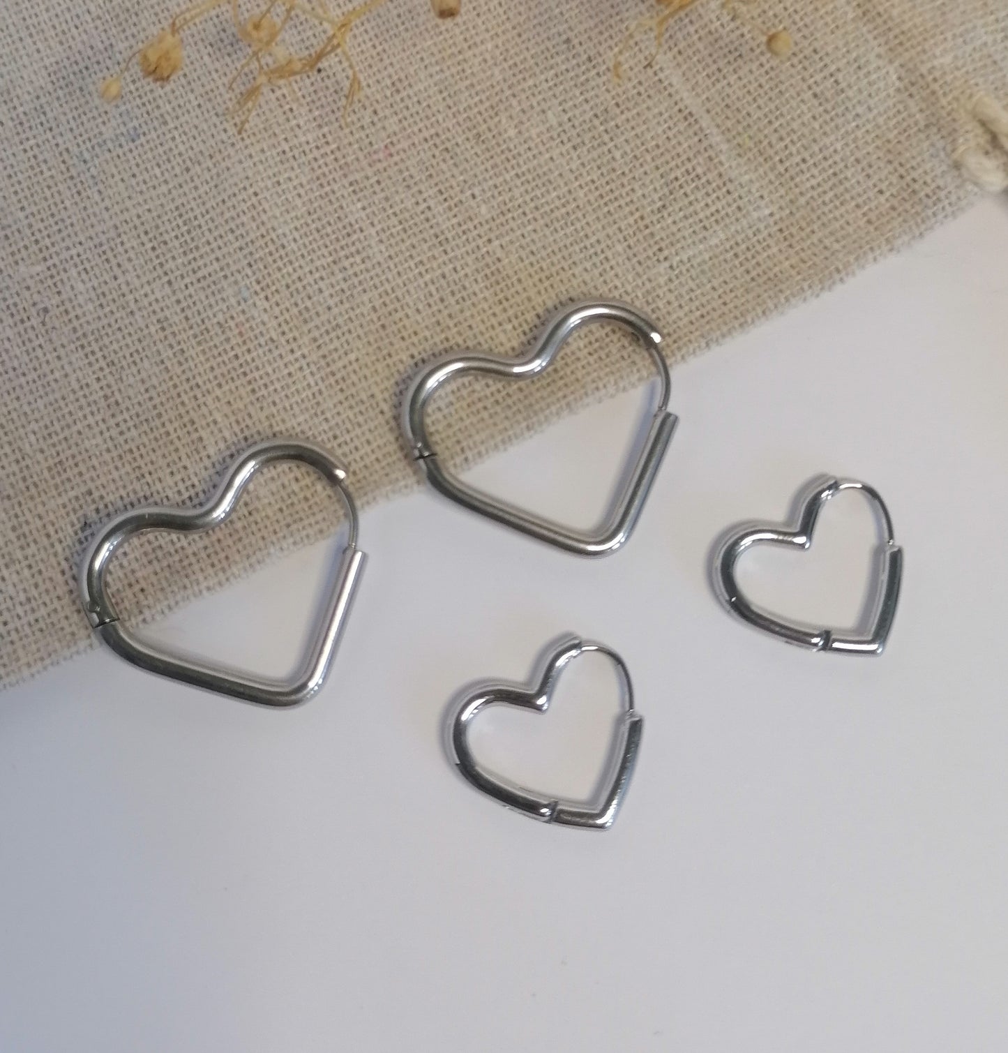 AQ017 | Aros corazón lisos en acero inoxidable