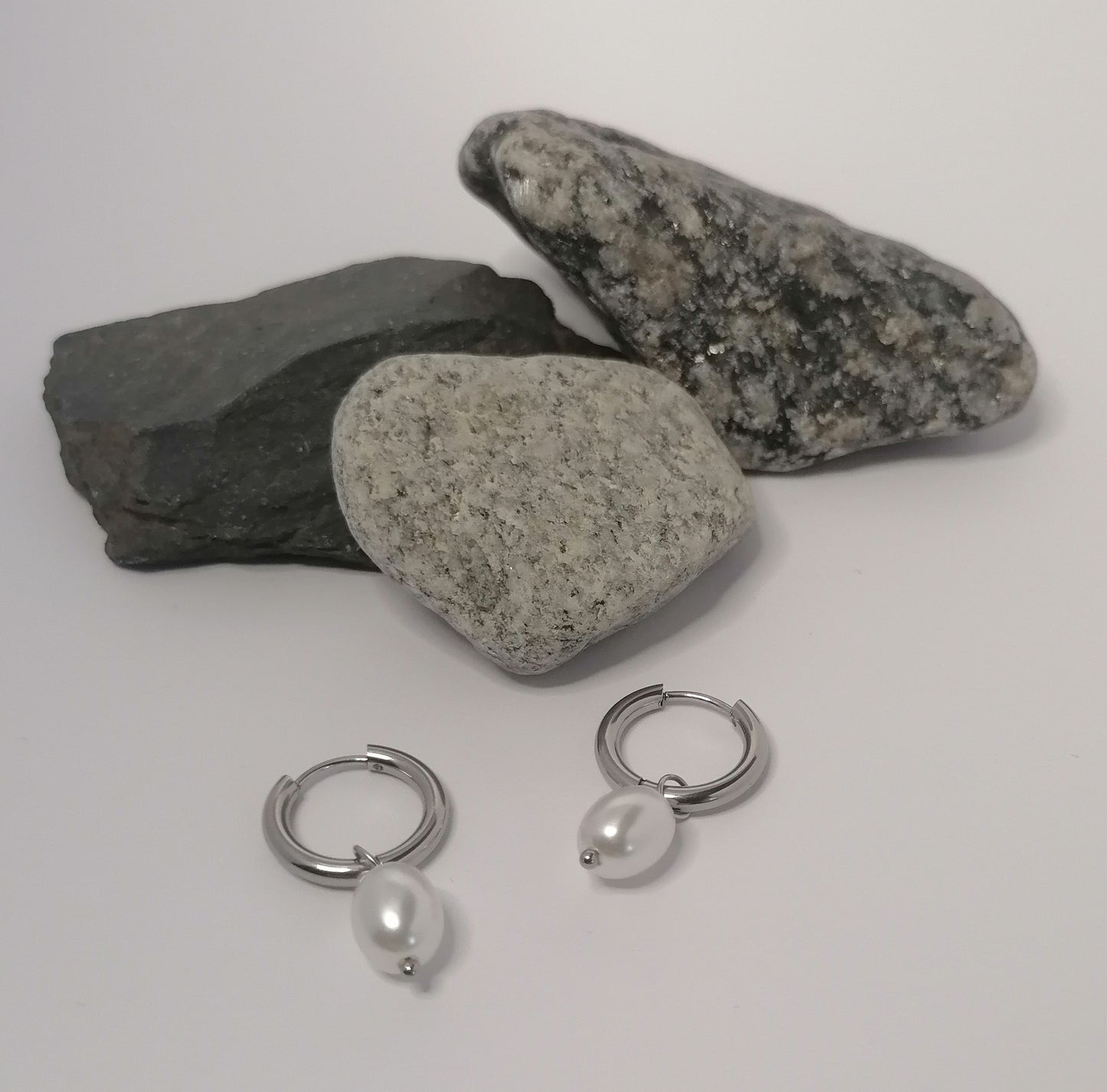 AQ018 | Aros en acero inoxidable con perla