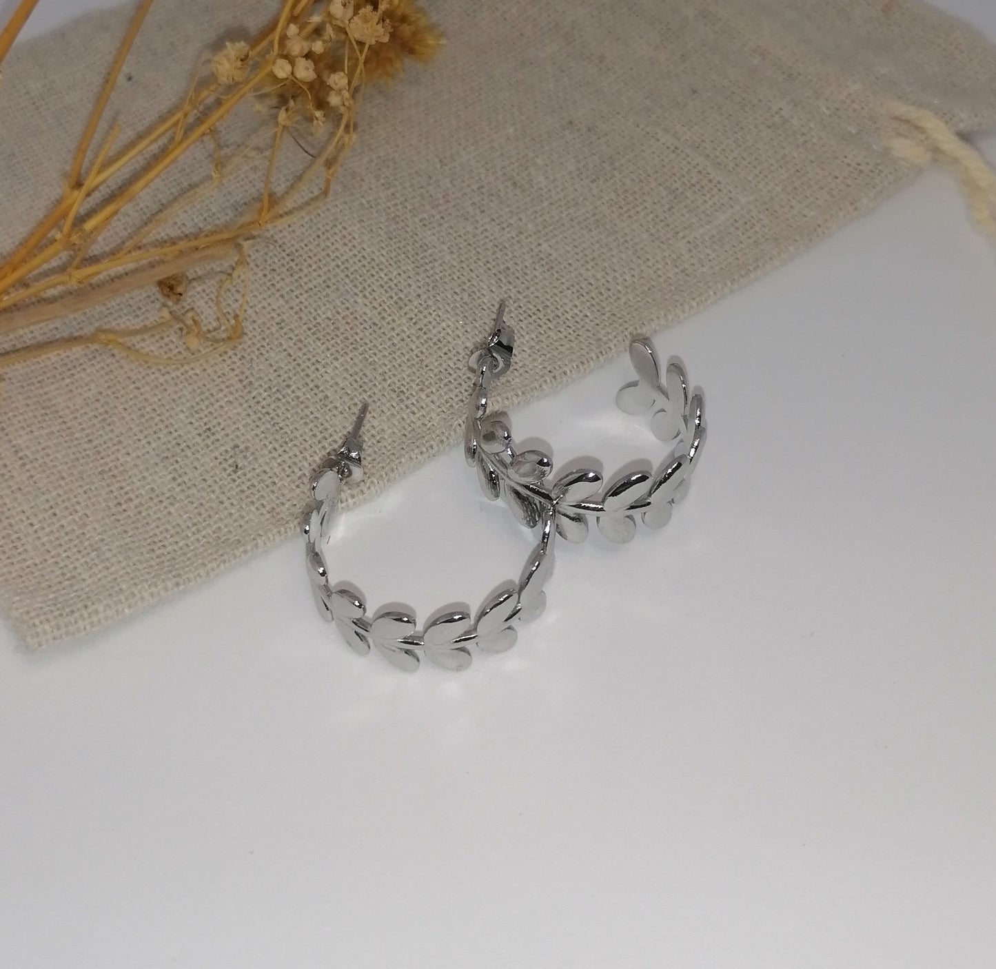 AQ020 | Aros en acero inoxidable hojitas
