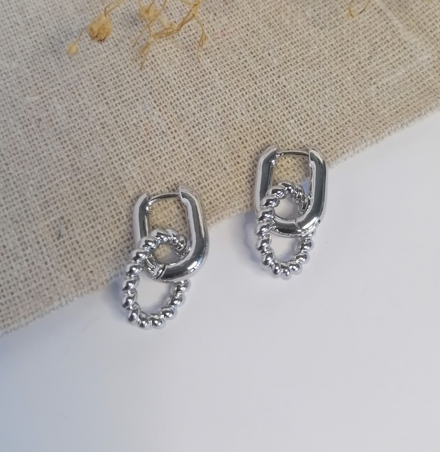 AQ021 | Aros eslabones liso y torneado enchapados en plata