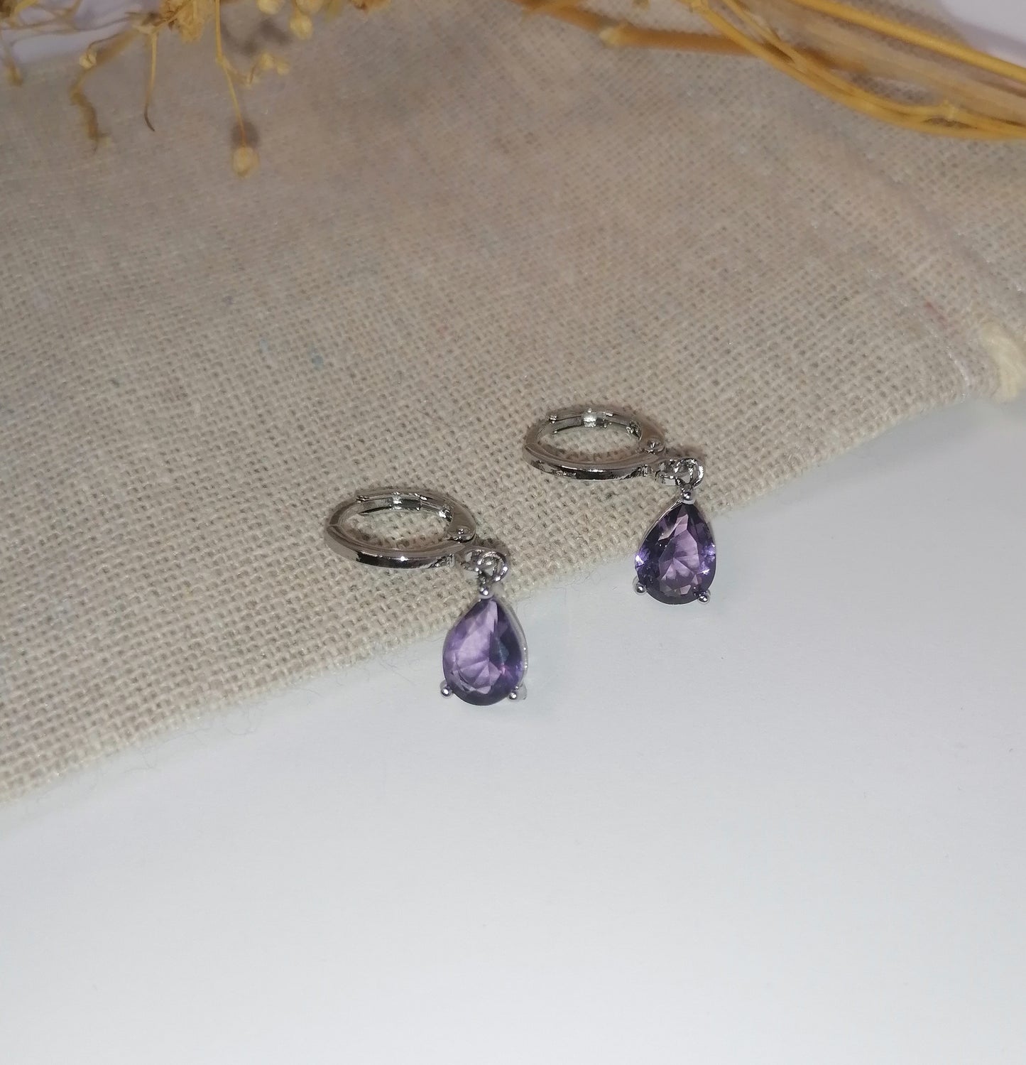 AQ028 | Aros gota en acero inoxidable con circonia