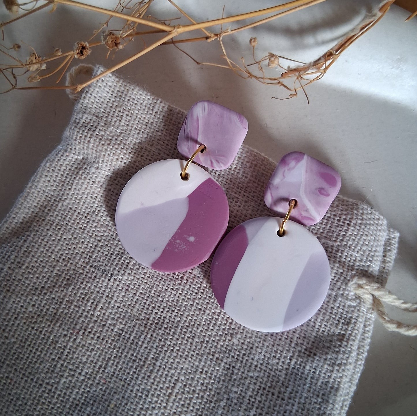 CL009 | Caravanas Elena - Malva, lila y blanco