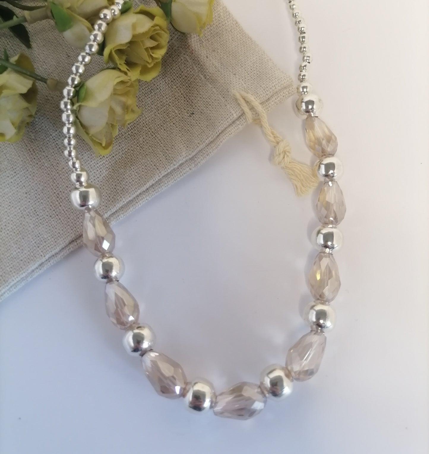 CQ023 | Collar de cuentas ámbar brillante en acero blanco