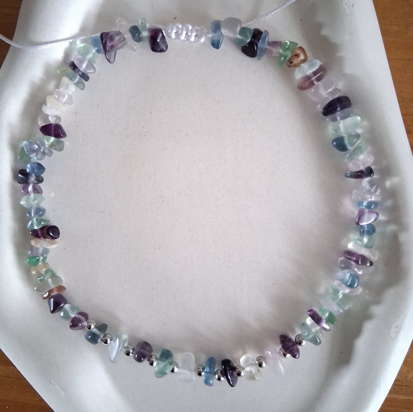 CS005 | Collar ajustable de escallas de piedras naturales