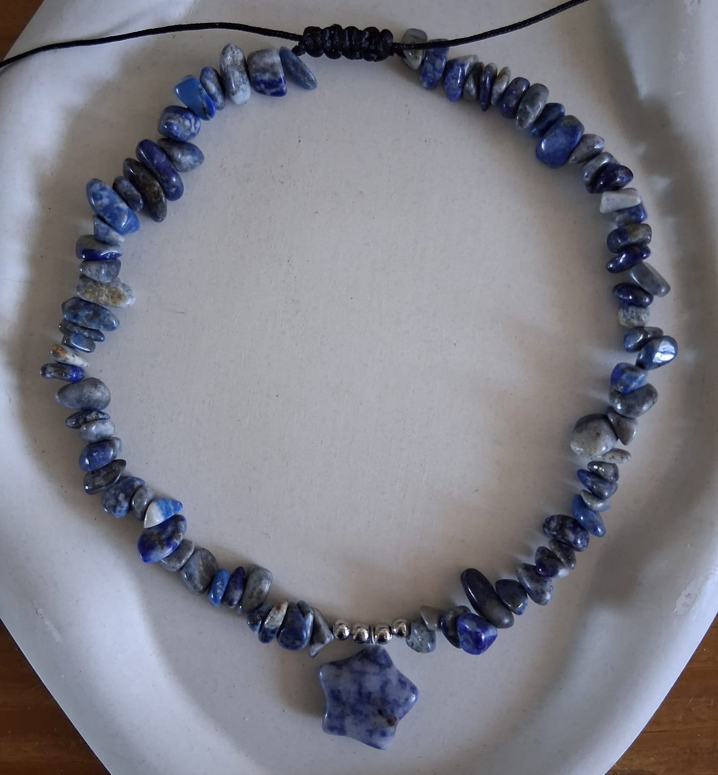 CS015 | Collar ajustable de escallas de piedras naturales