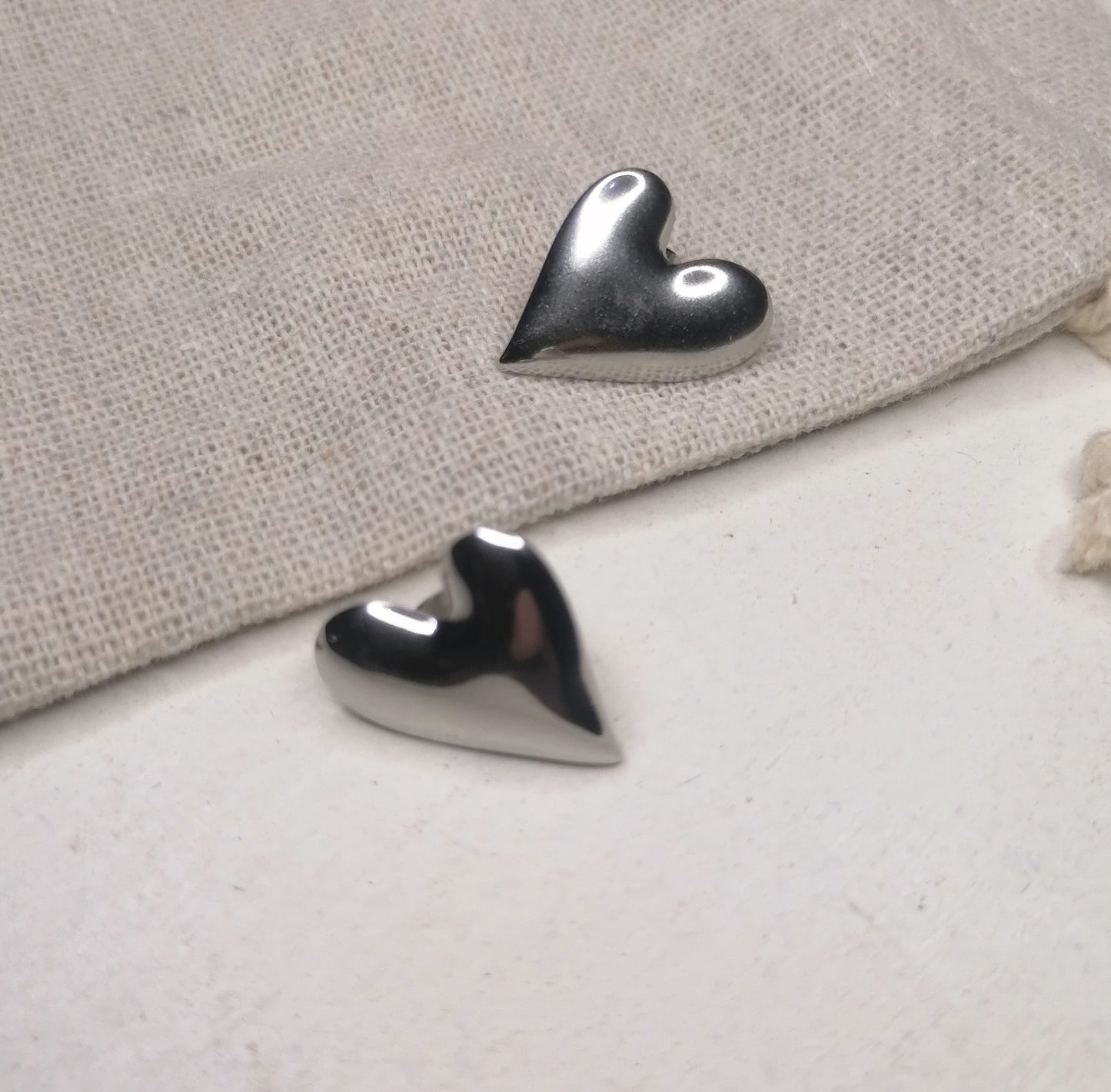 EQ014 | Caravanas corazón en acero inoxidable