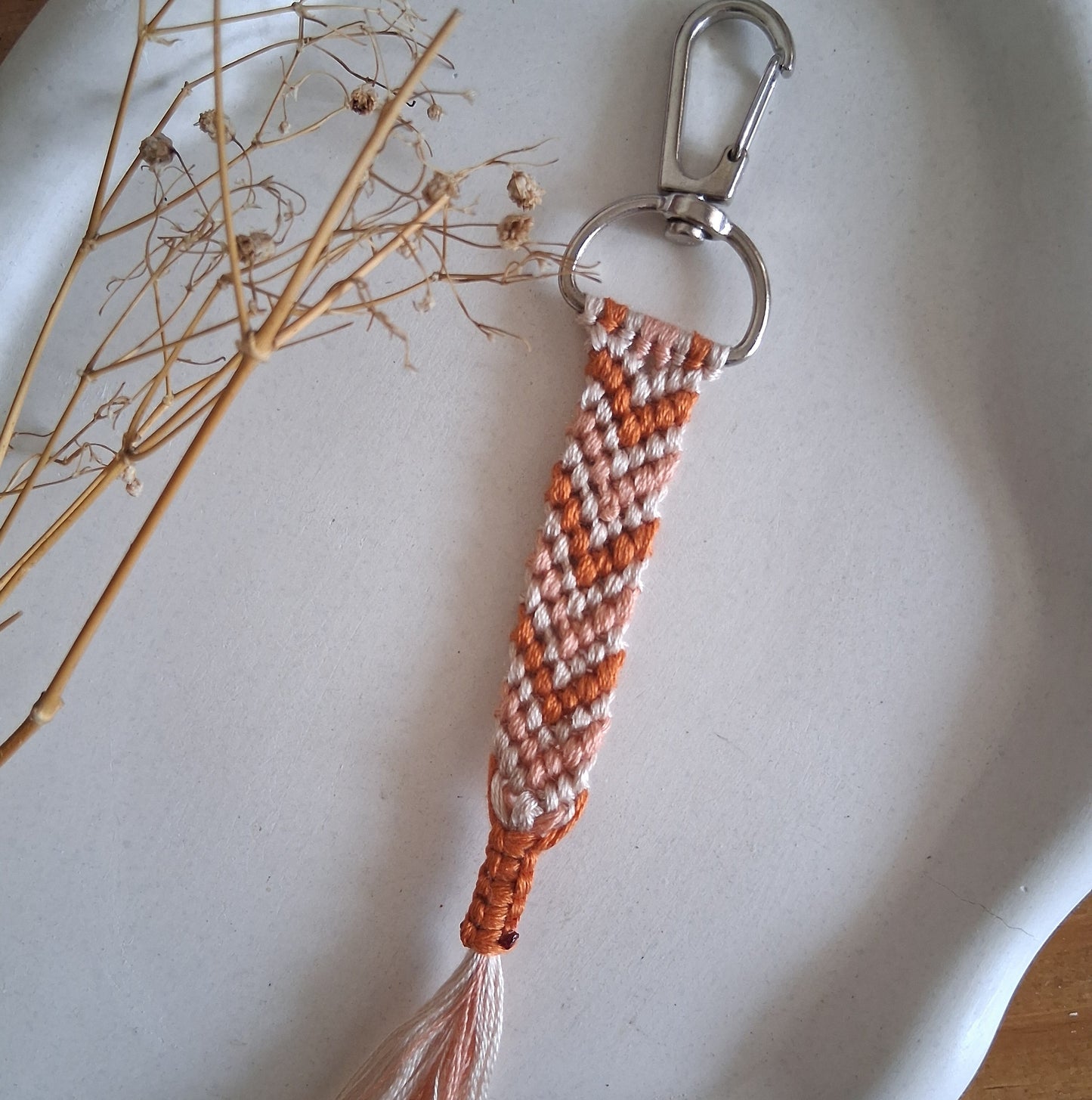 LA001 | Llavero en macramé Chevron