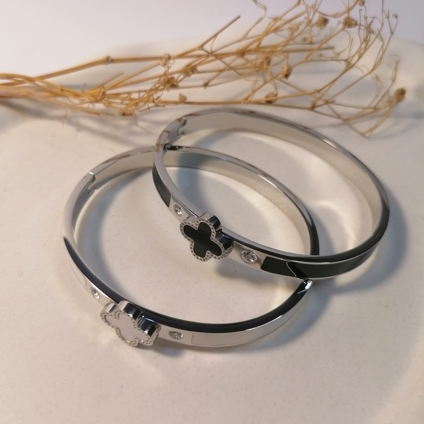 PQ030 | Esclava trébol en acero inoxidable y esmaltado