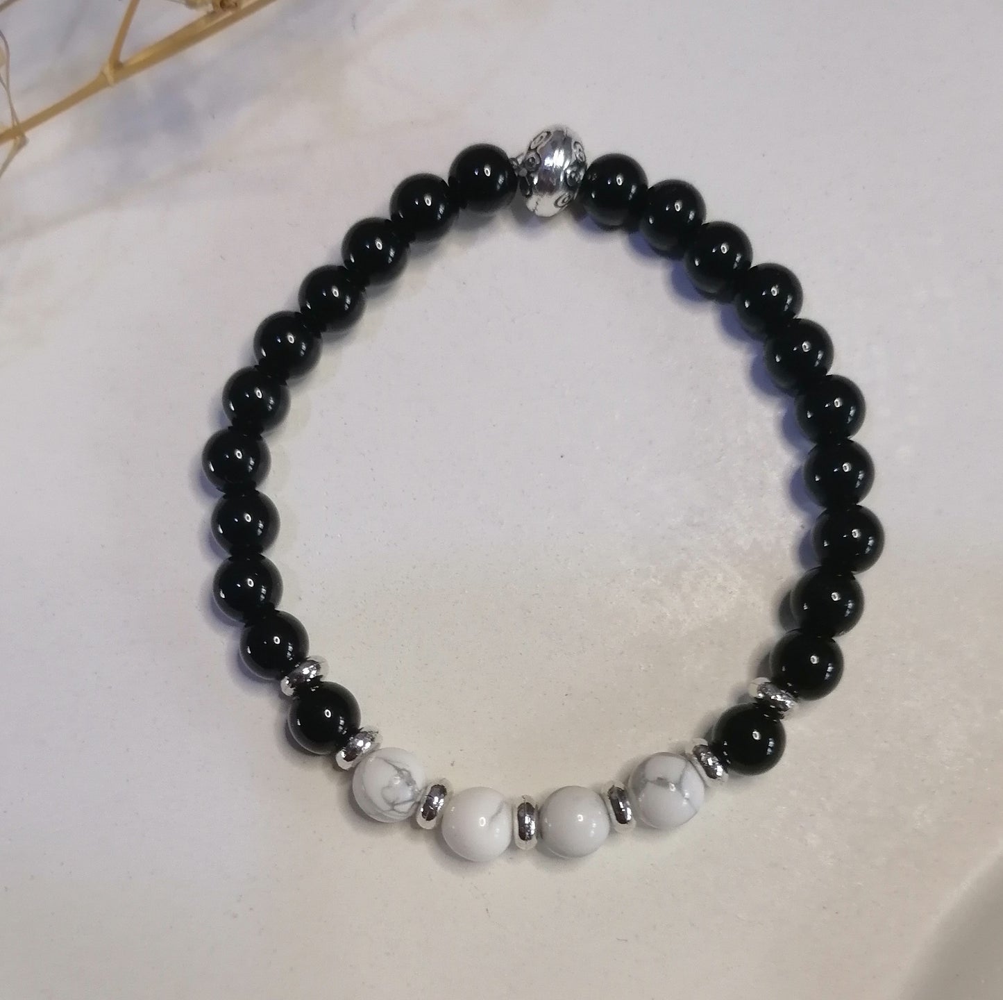 ST021 | Pulsera perlas piedras naturales Obsidiana negra - Howlita