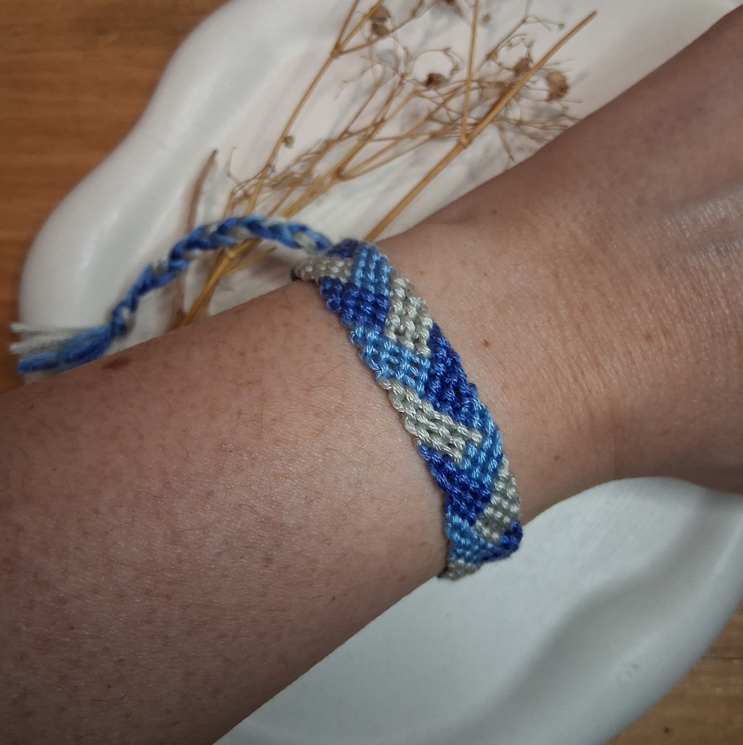 PT030 | Brazalete tejido ajustable en hilo de algodón diseño espiga