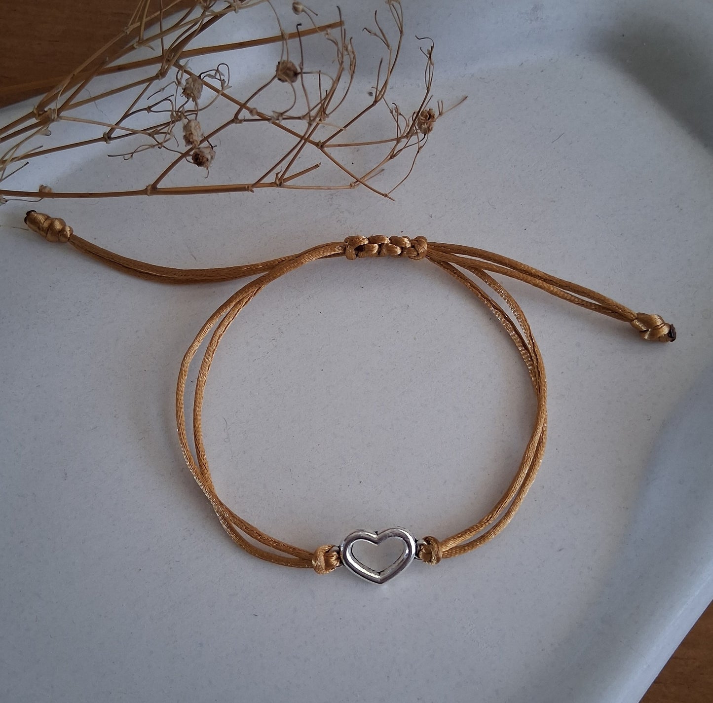 PT035 | Pulsera tejida ajustable con conector y separadores metálicos