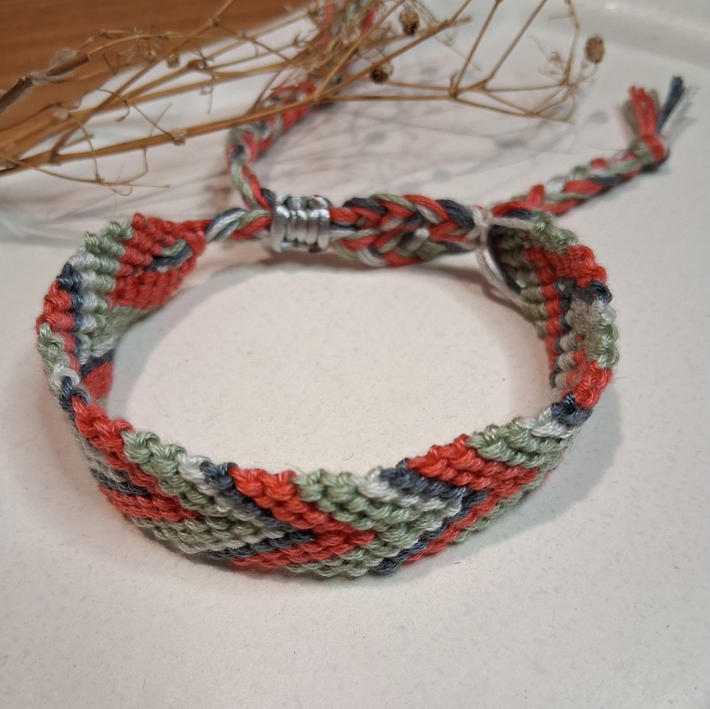 PT042 | Brazalete tejido ajustable en hilo de algodón diseño Chevron
