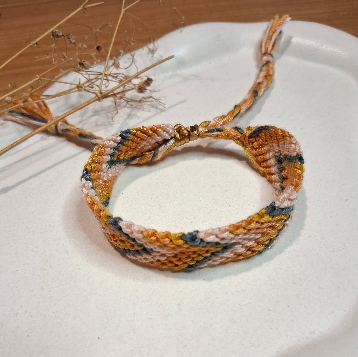 PT042 | Brazalete tejido ajustable en hilo de algodón diseño Chevron