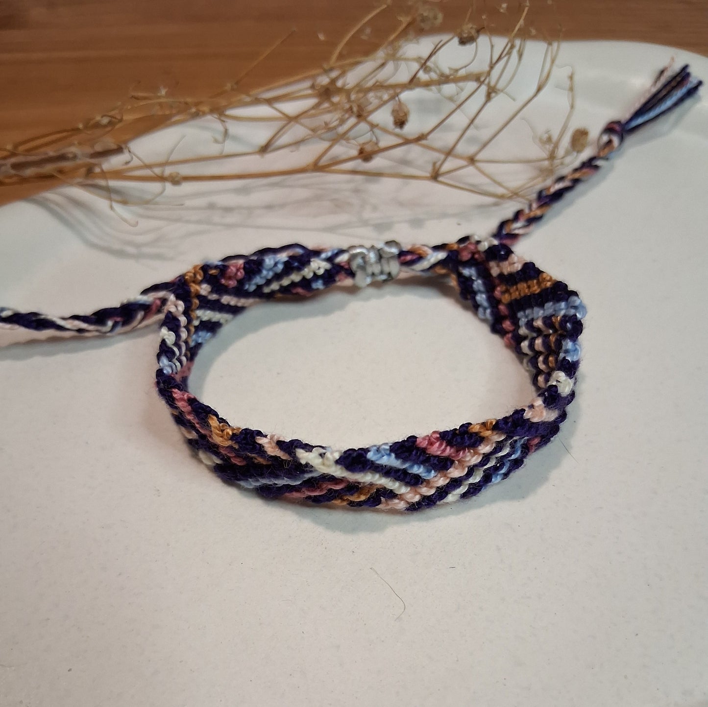 PT044 | Brazalete tejido ajustable en hilo de algodón diseño líneas entrelazadas