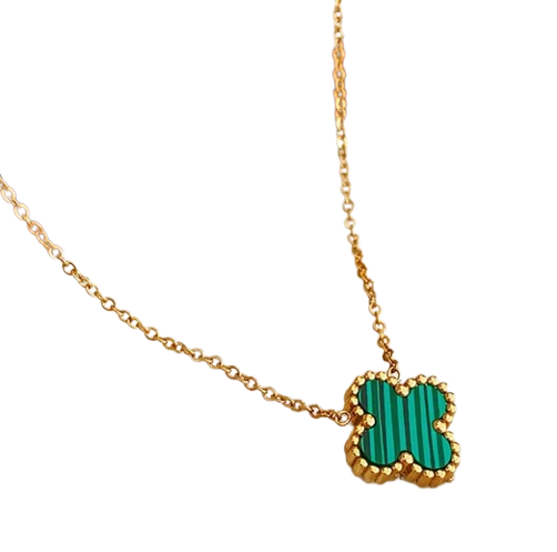 CD016 | Cadena con dije trébol de cuatro hojas en acero dorado y esmaltado verde