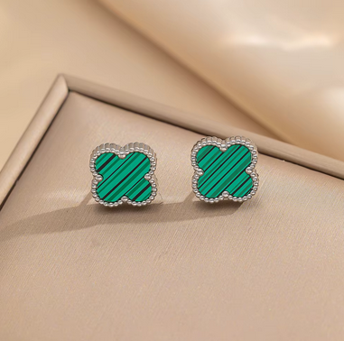 JQ005 | Conjunto en acero inoxidable tréboles de 4 hojas y esmaltado verde
