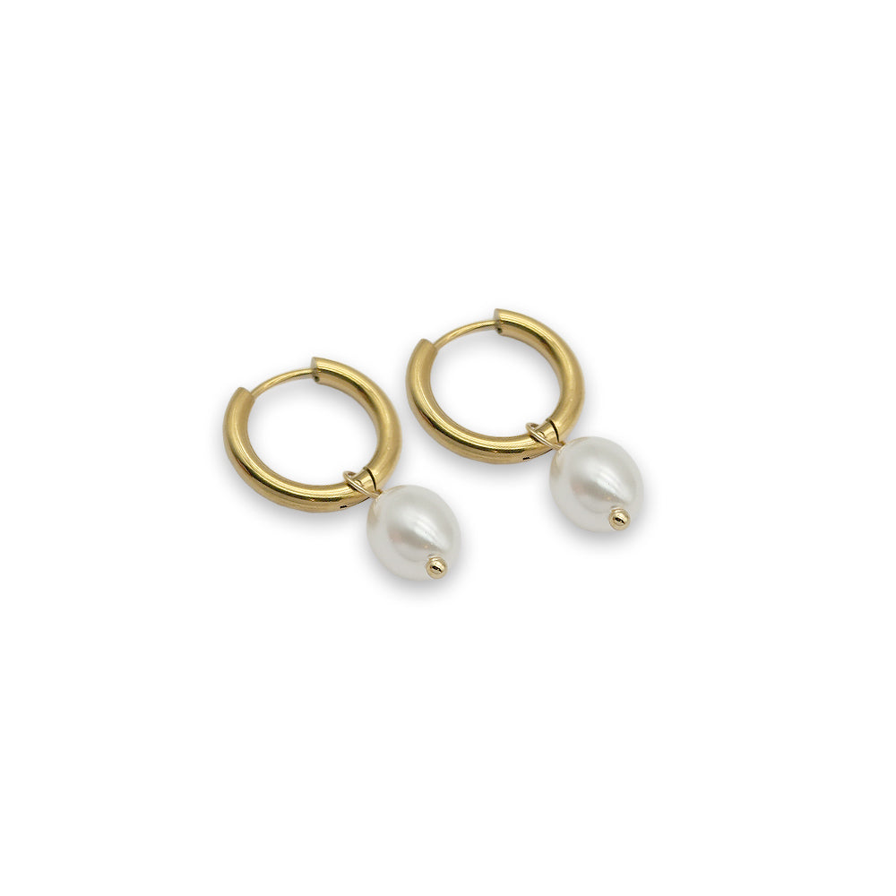 AD018 | Aros en acero dorado con perla