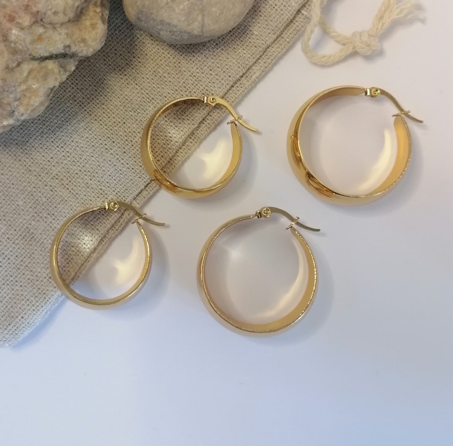AD024 | Aros anchos en acero dorado