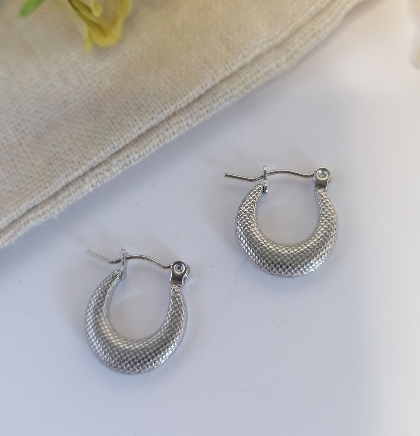 AQ036 | Aros texturados en acero inoxidable