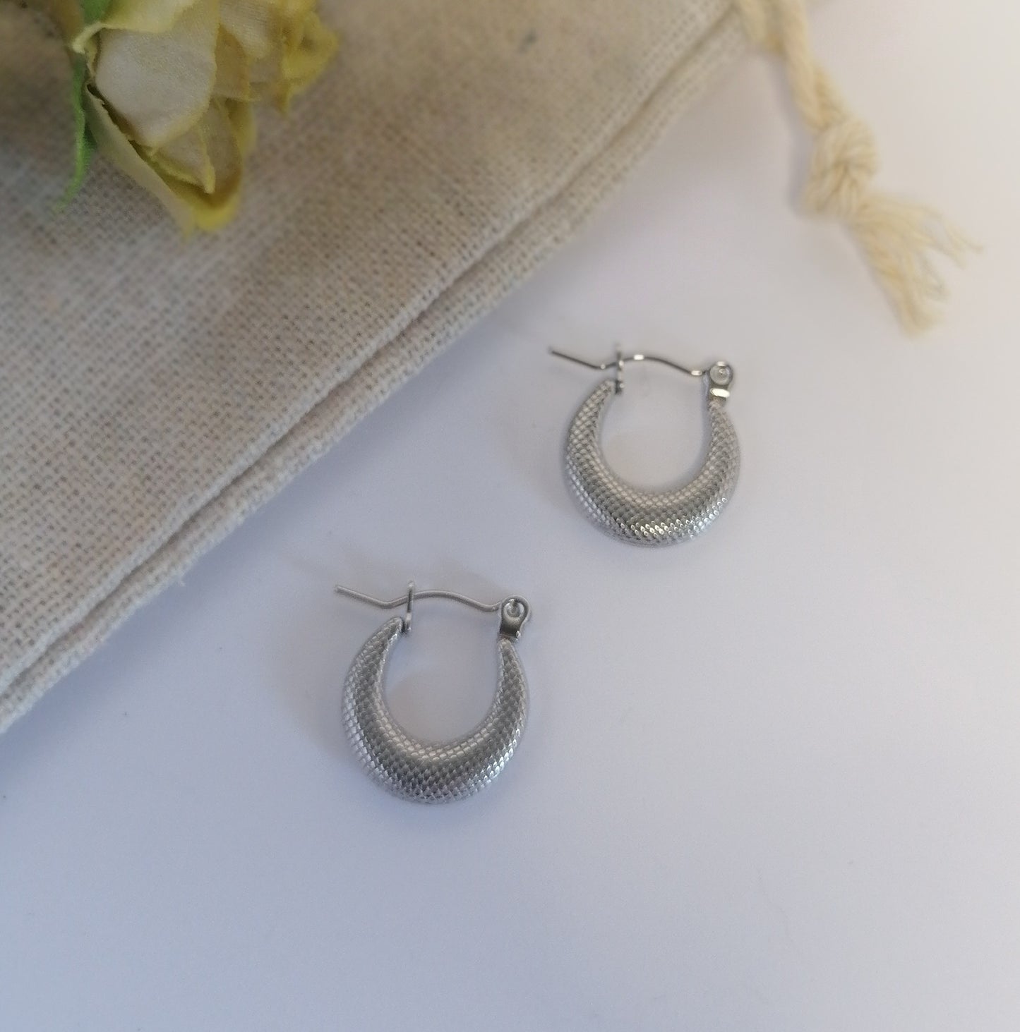 AQ036 | Aros texturados en acero inoxidable