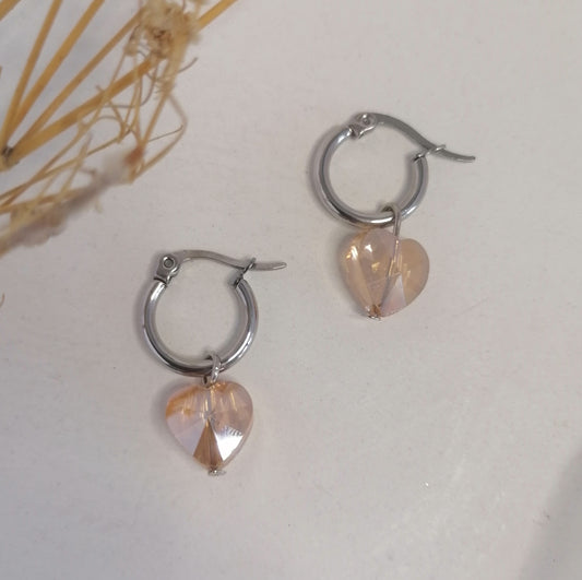 AQ045 | Aros en acero inoxidable con corazón de cristal