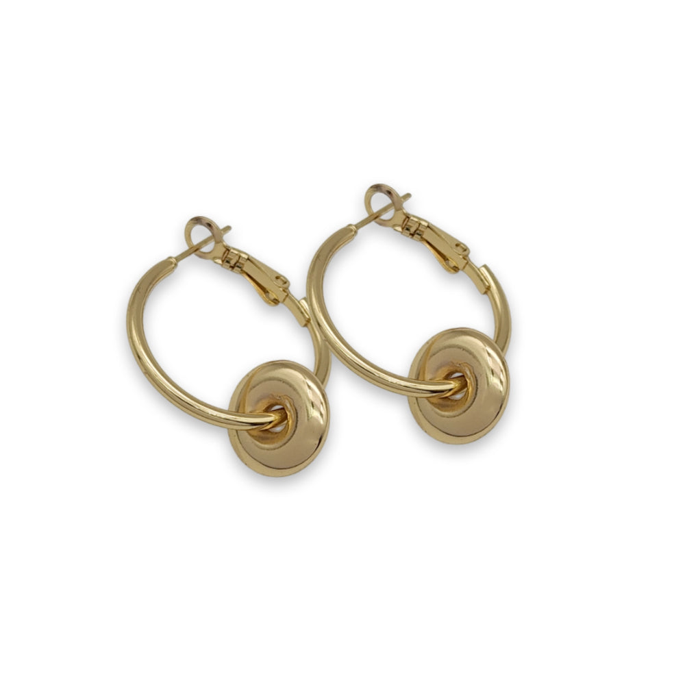 AD016 | Aros en acero dorado con círculo
