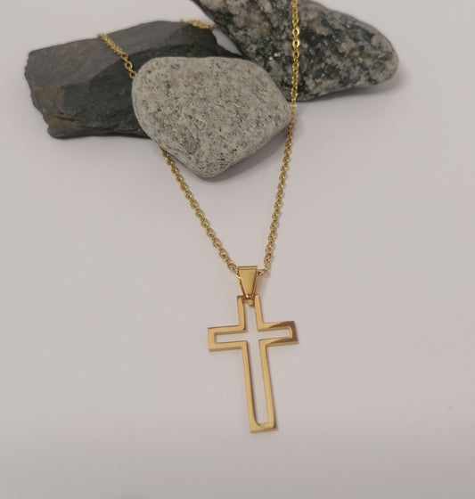 CD004 | Cadena con dije cruz calada en acero dorado