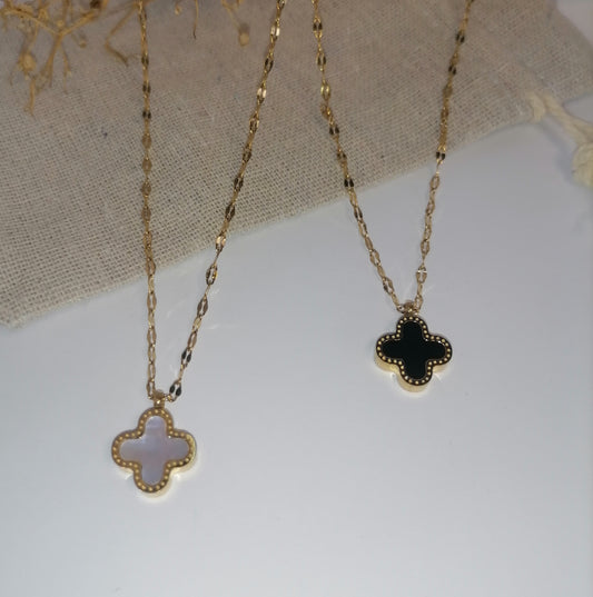 CD006 | Cadena con dije trébol cuatro hojas doble faz en acero dorado