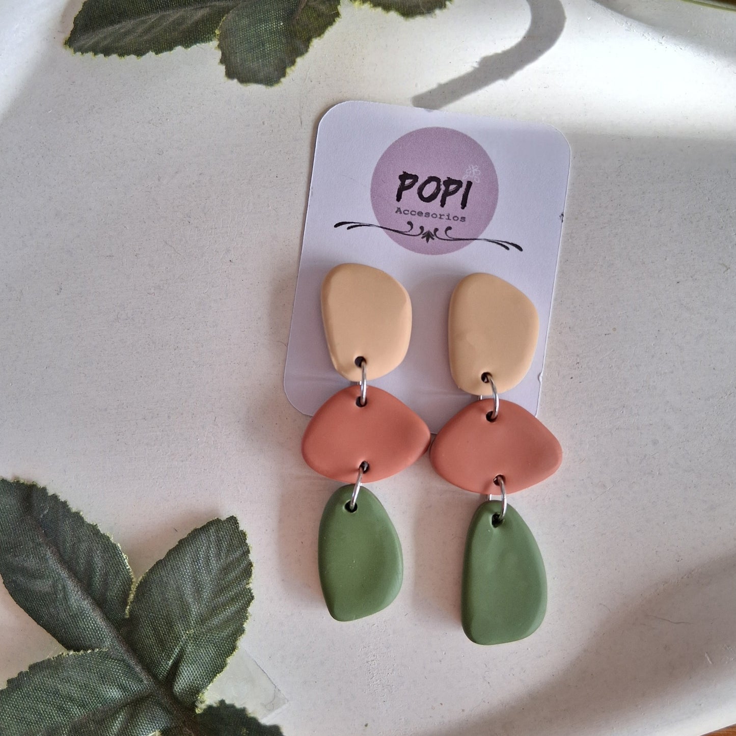 CL002 | Caravanas Antonia - Crudo, terracota y verde oliva