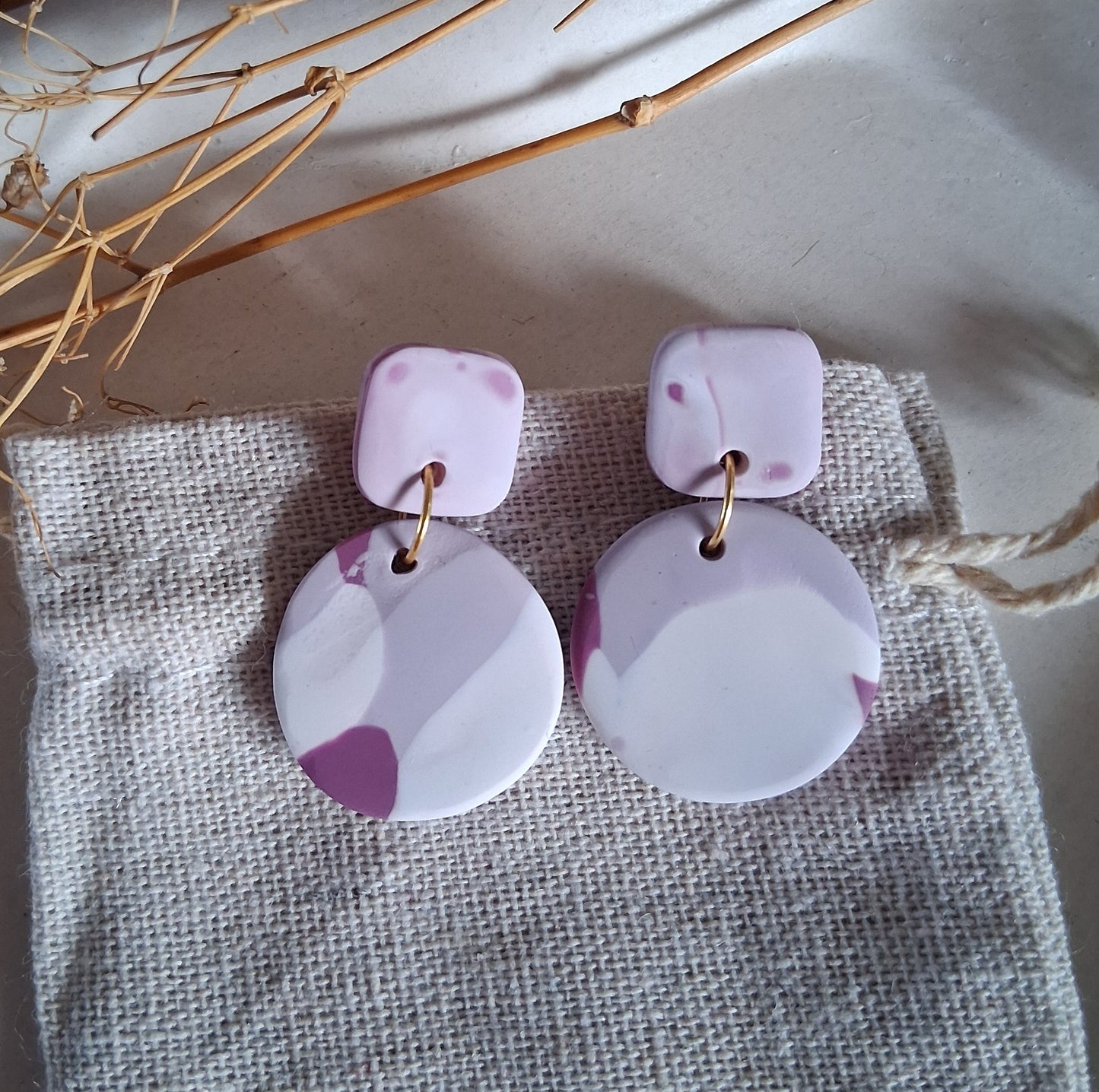 CL009 | Caravanas Elena - Malva, lila y blanco