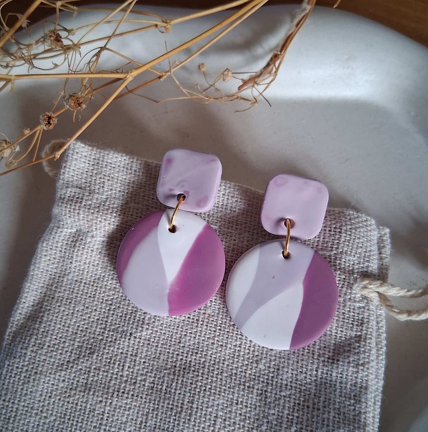 CL009 | Caravanas Elena - Malva, lila y blanco