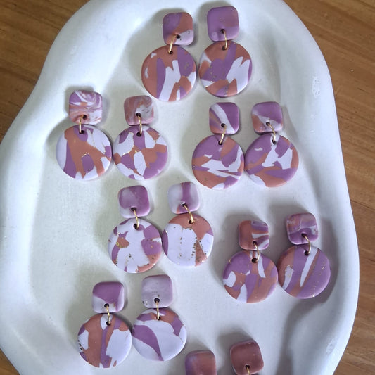 CL010 | Caravanas Elena - Malva, lila, terracota y dorado