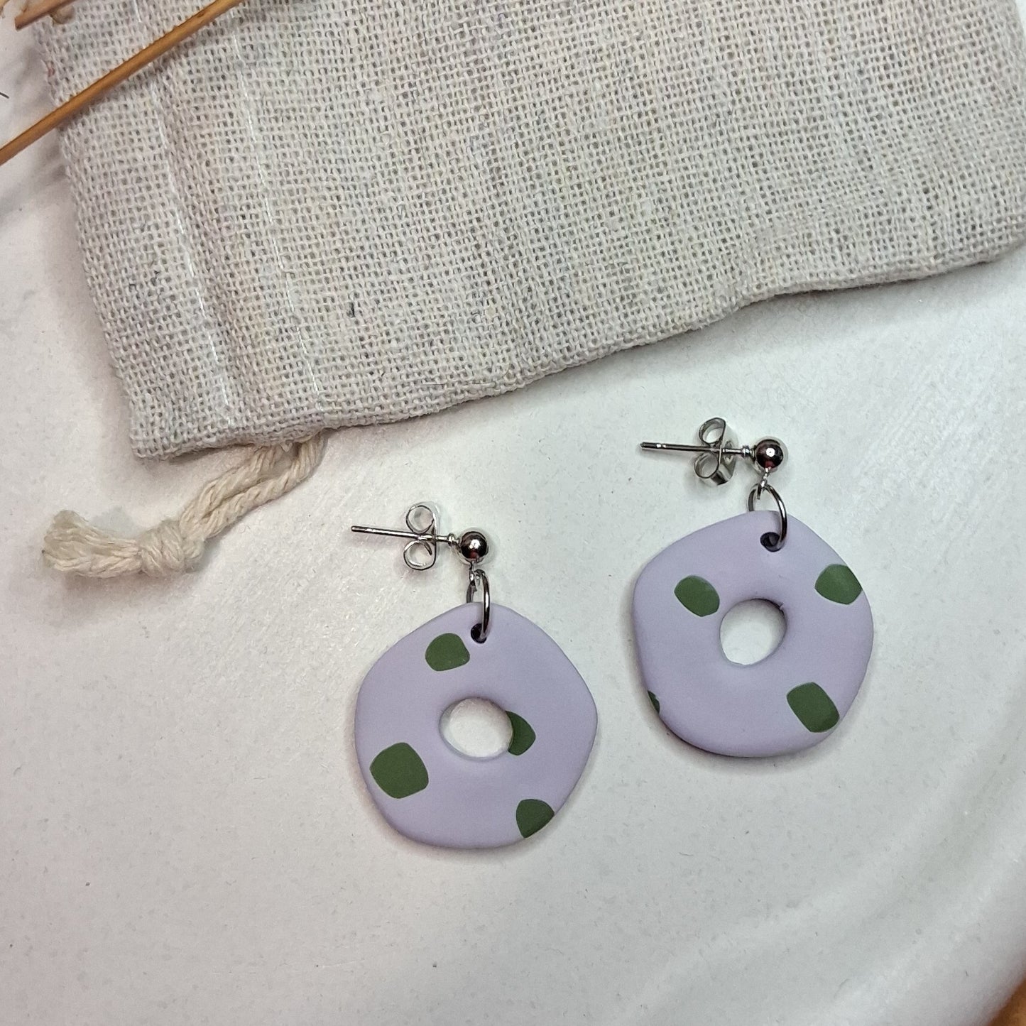 CL011 | Caravanas Donna - Lila