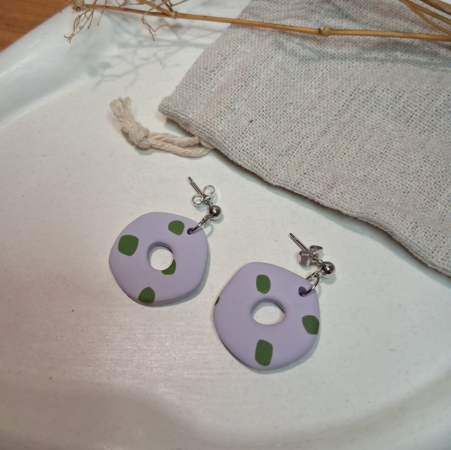 CL011 | Caravanas Donna - Lila