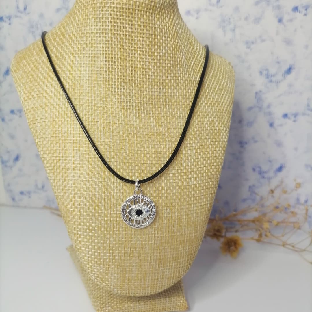 CQ028 | Colgante tiento negro y dije en acero blanco