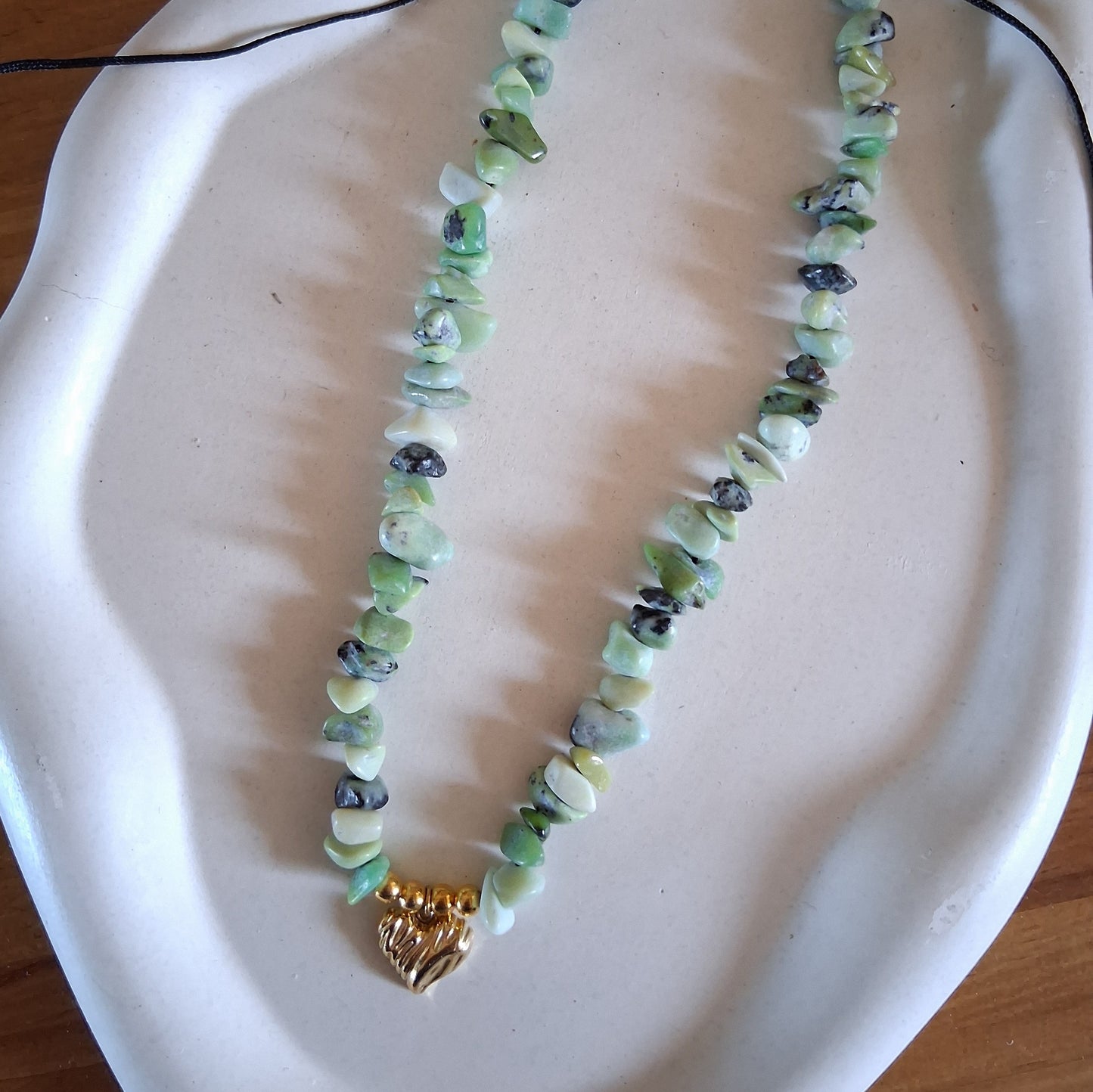 CS004 | Collar ajustable de escallas de piedras naturales