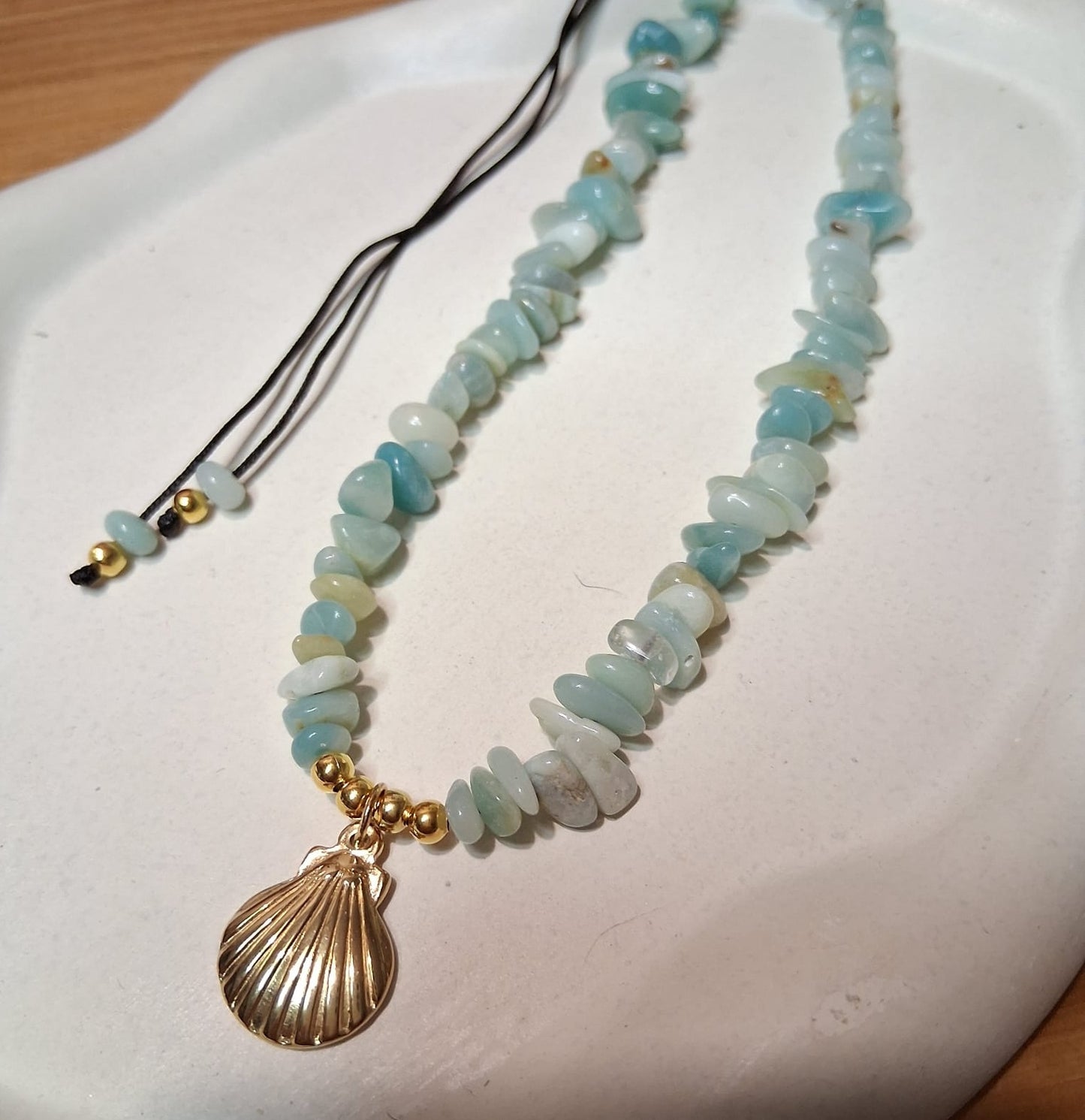 CS009 | Collar ajustable de escallas de piedras naturales