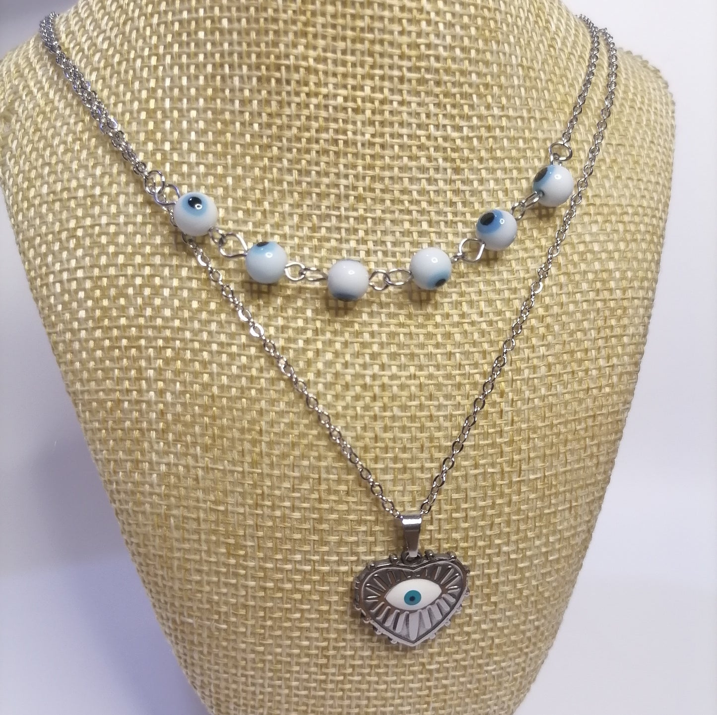 JQ001 | Conjunto de collar doble ojitos protectores y dije corazón con caravanas