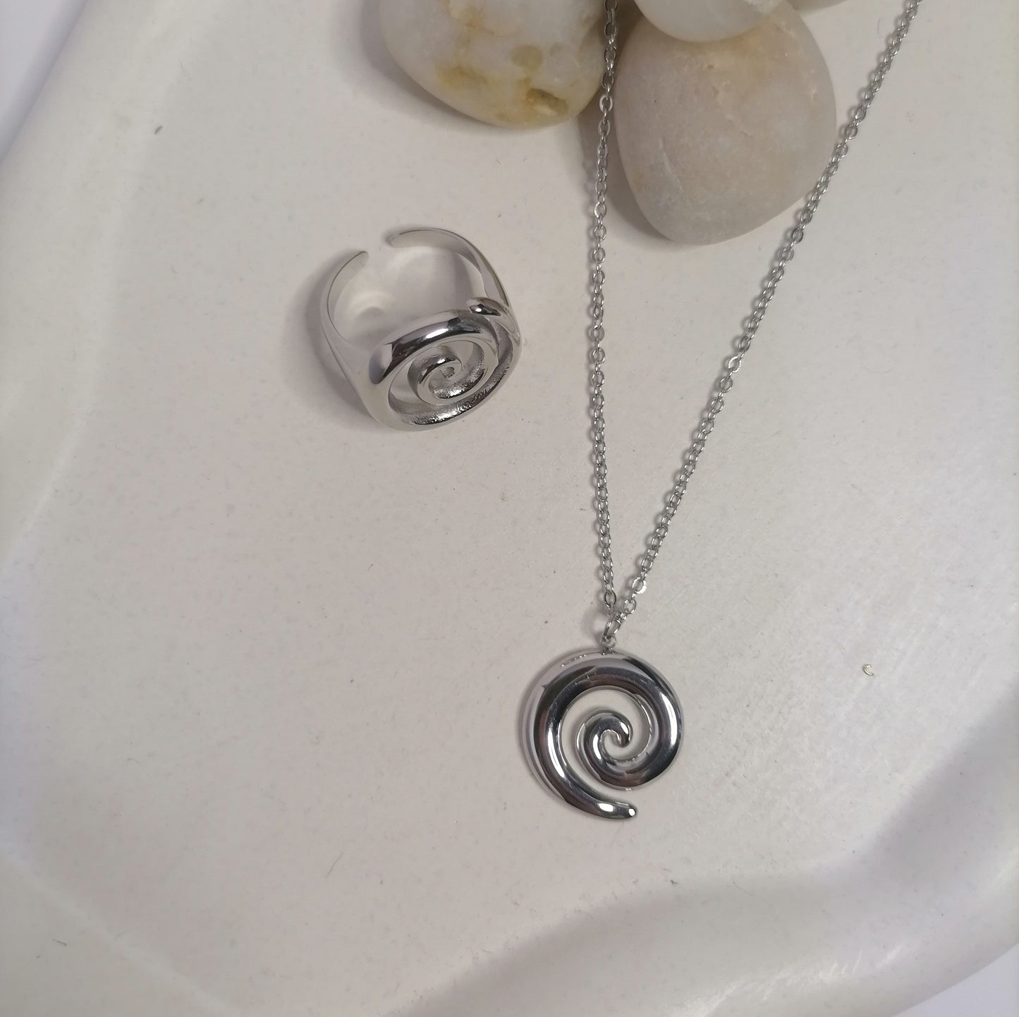 JQ002 | Conjunto de collar y anillo abierto espiral en acero inoxidable