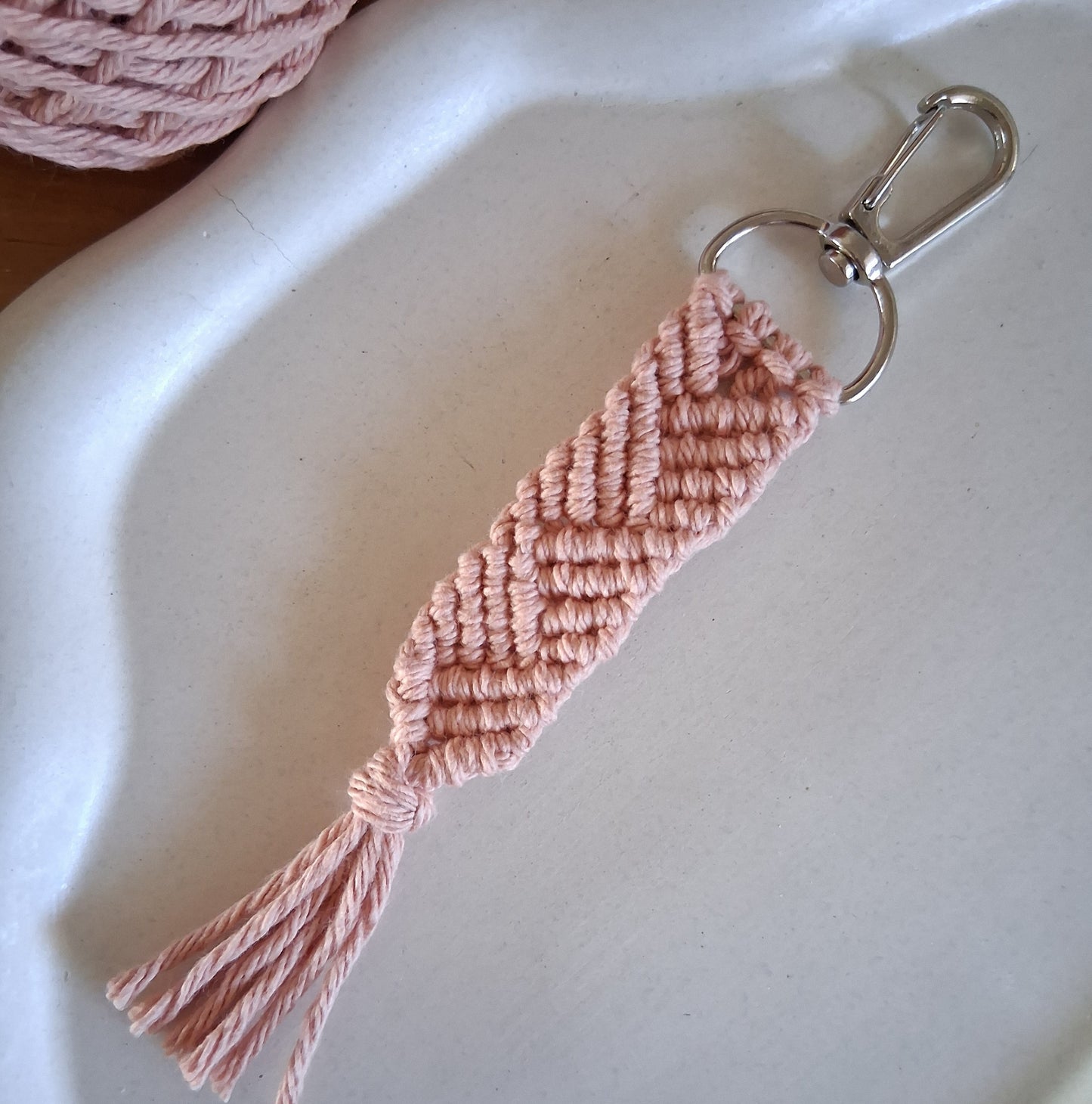 LA002 | Llavero en macramé entramado