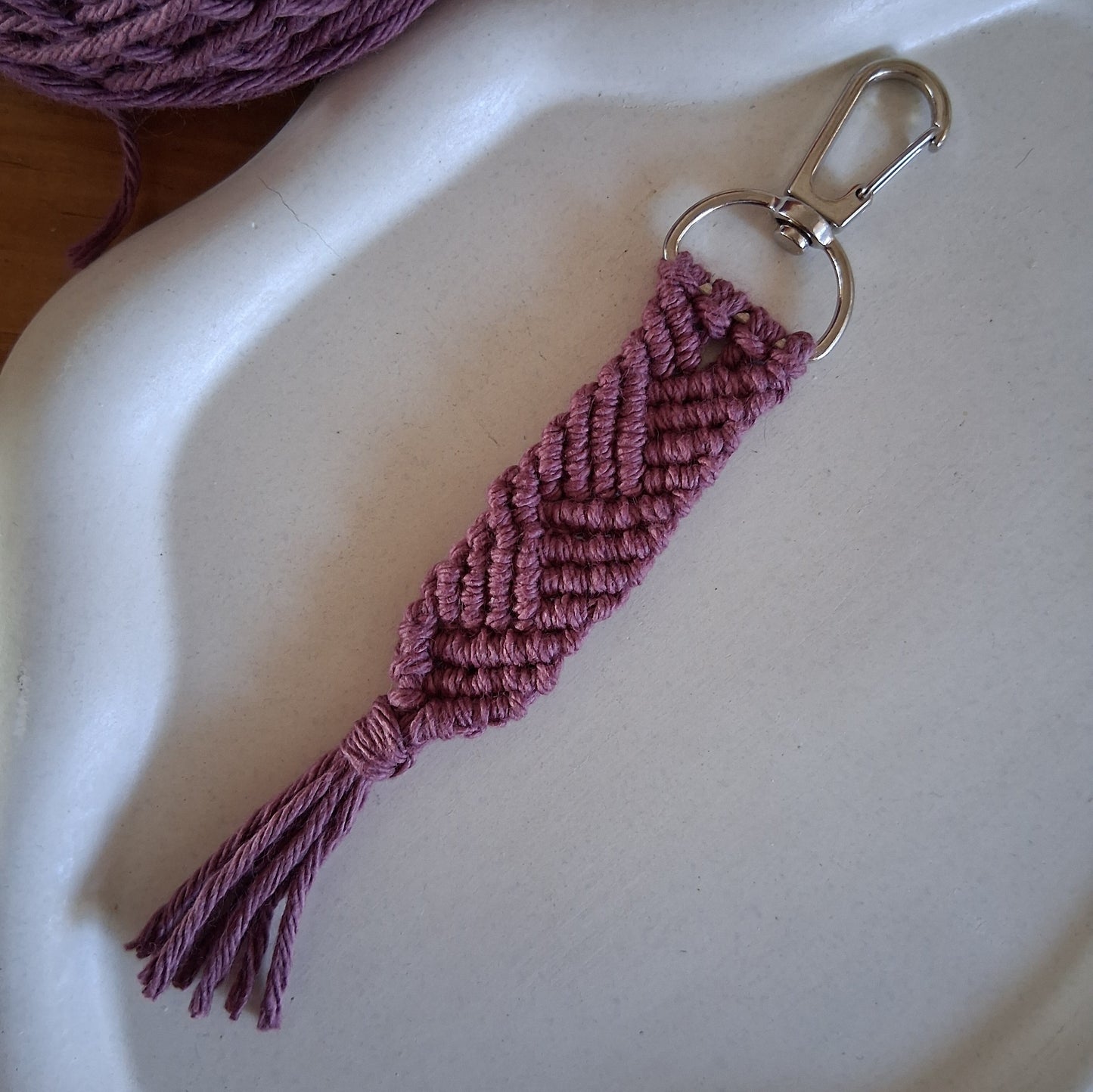 LA002 | Llavero en macramé entramado