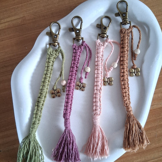 LA003 | Llavero en macramé con mariposa