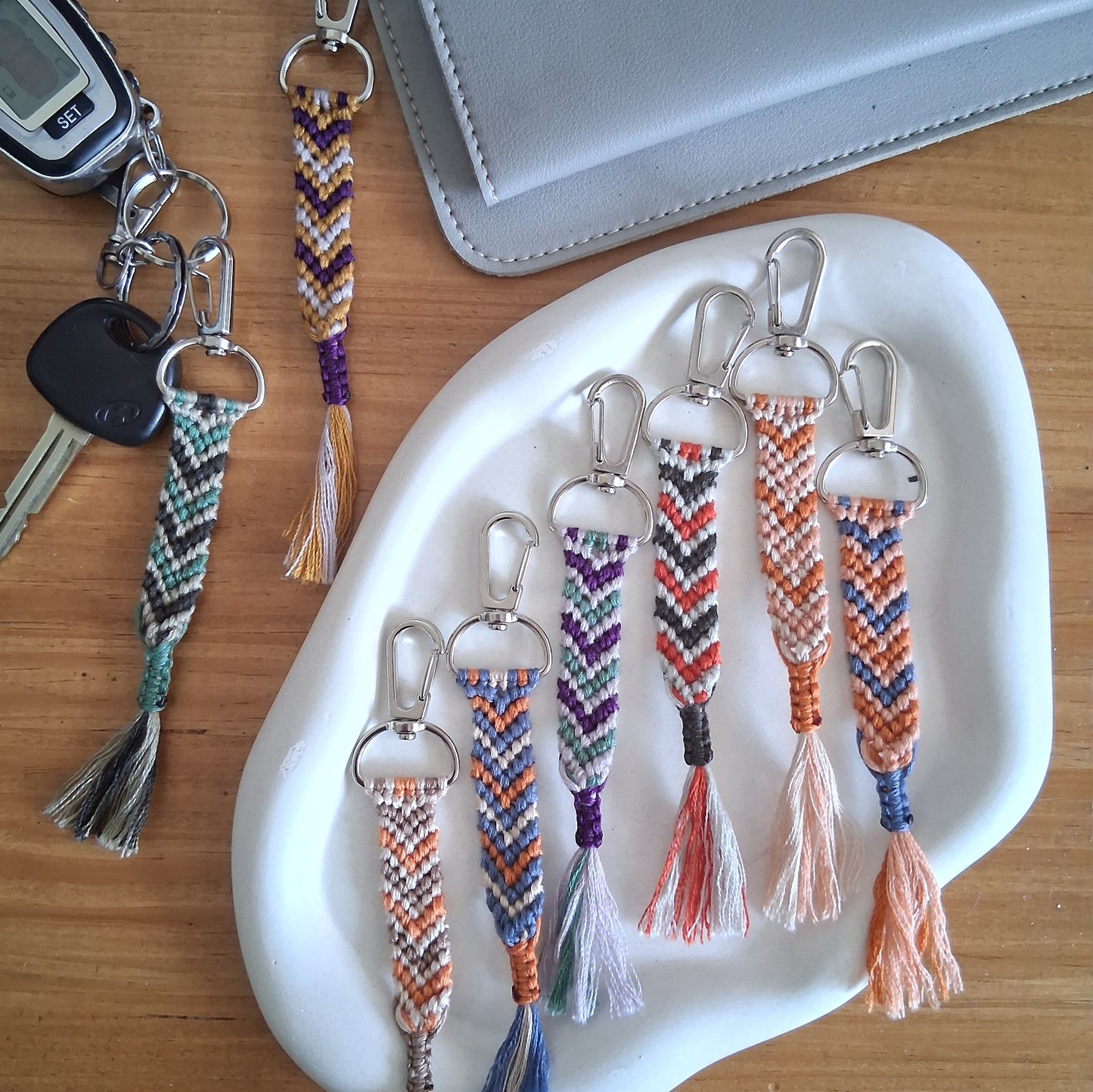 LA001 | Llavero en macramé Chevron