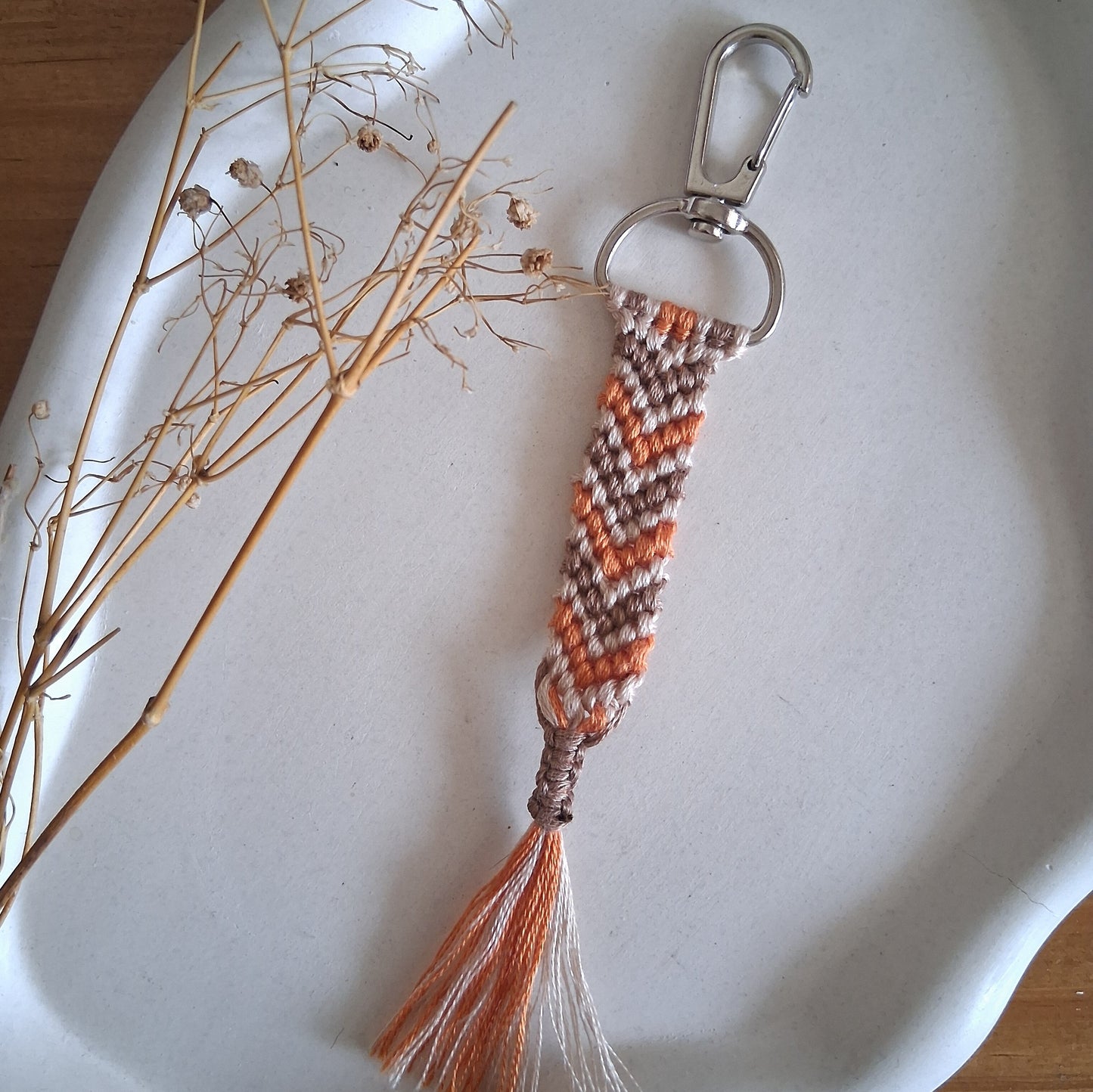 LA001 | Llavero en macramé Chevron