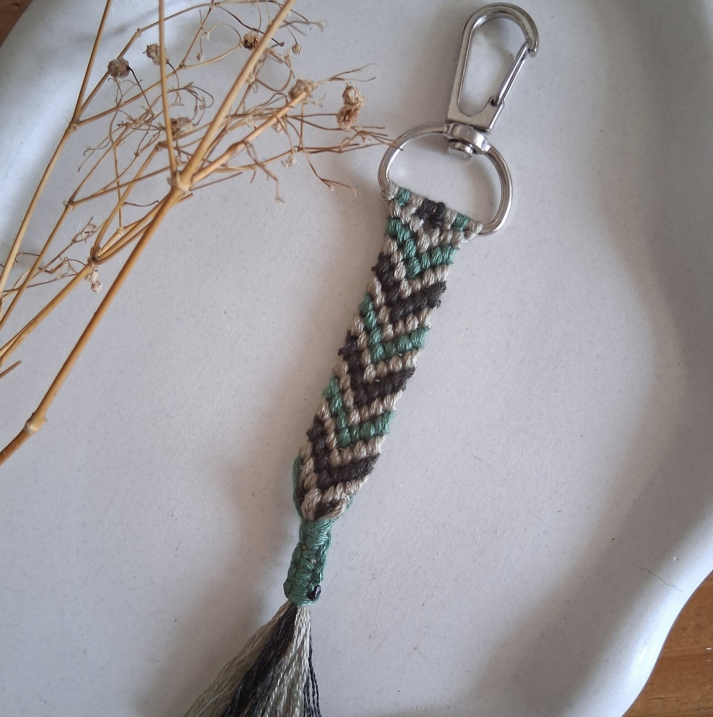 LA001 | Llavero en macramé Chevron