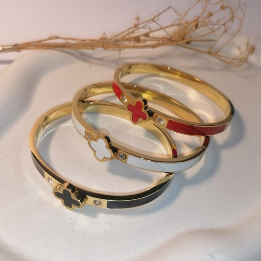 PD027 | Esclava trébol en acero dorado y esmaltado